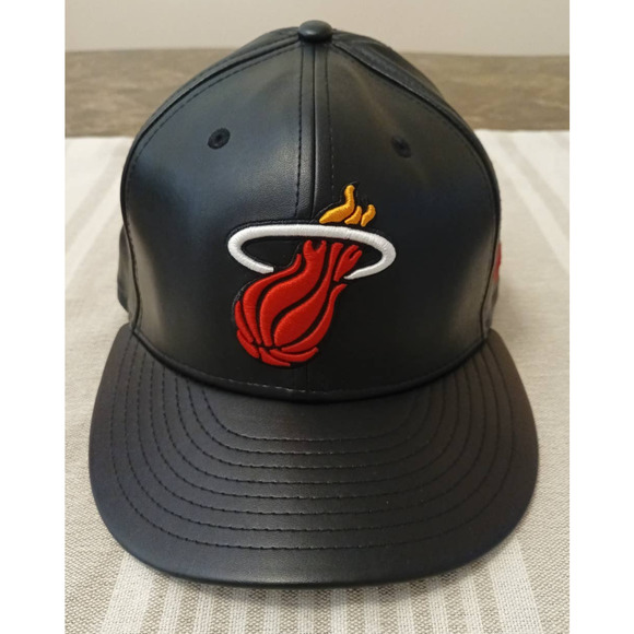 NBA Miami Heat New Era Men's Faux Leather 59FIFTY Fitted Cap 7 3/8 - Picture 1 of 9
